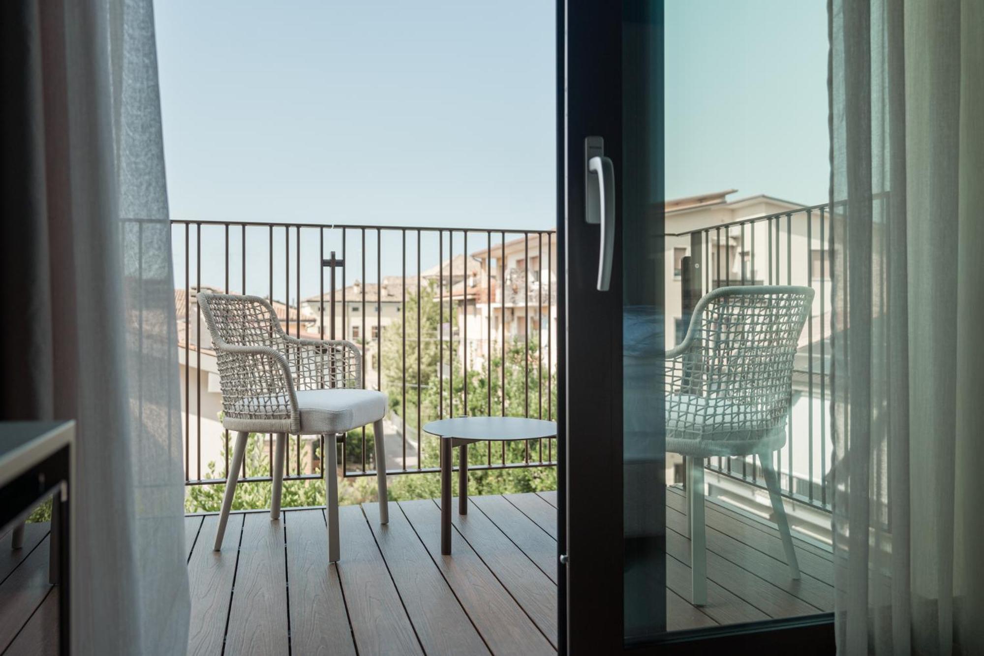 Wanderlust Hotel - Suite & Spa - Apartments & Villas - Bardolino, Lago Di Garda - Verona Ngoại thất bức ảnh